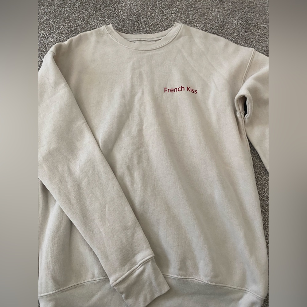 NYC french kiss sweater